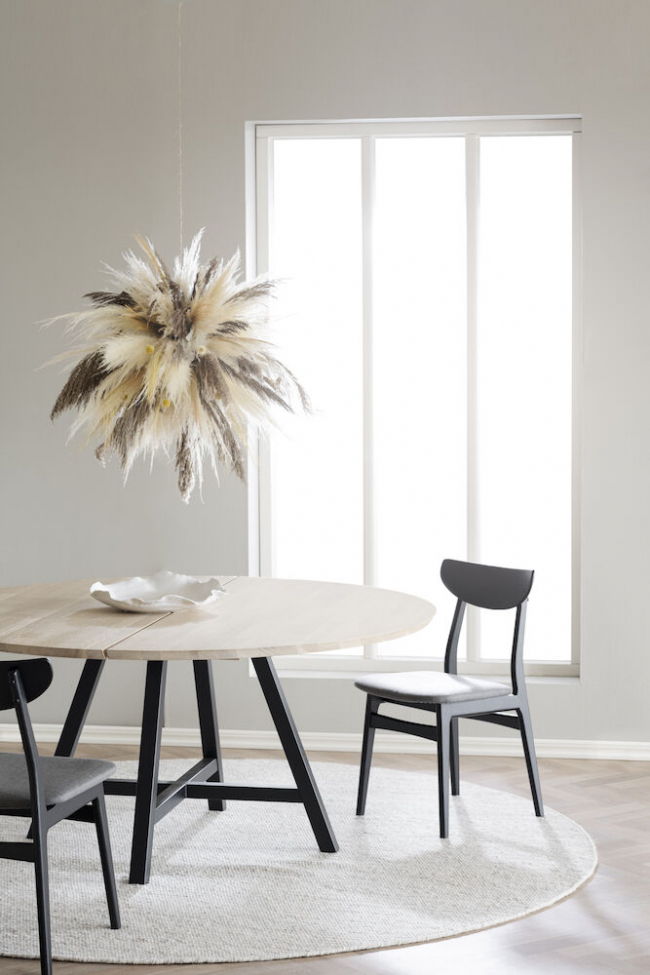 Matbord 'Carradale' Rund 150cm - Hvidpigmenteret/V-ben
