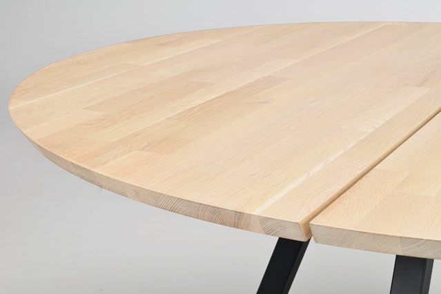 Matbord 'Carradale' Rund 150cm - Hvidpigmenteret/V-ben