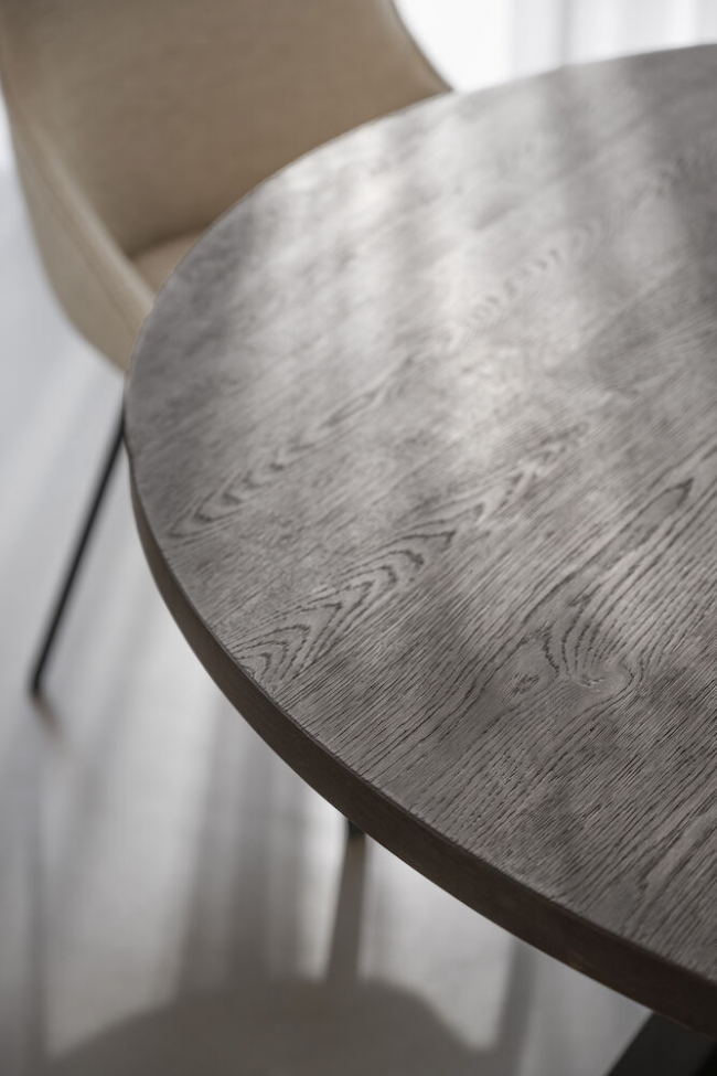 Spisebord 'Maddock' Rund 135cm - Mørk eg
