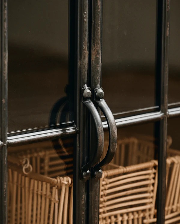 Skab 'Downtown Black' 2 - Sort