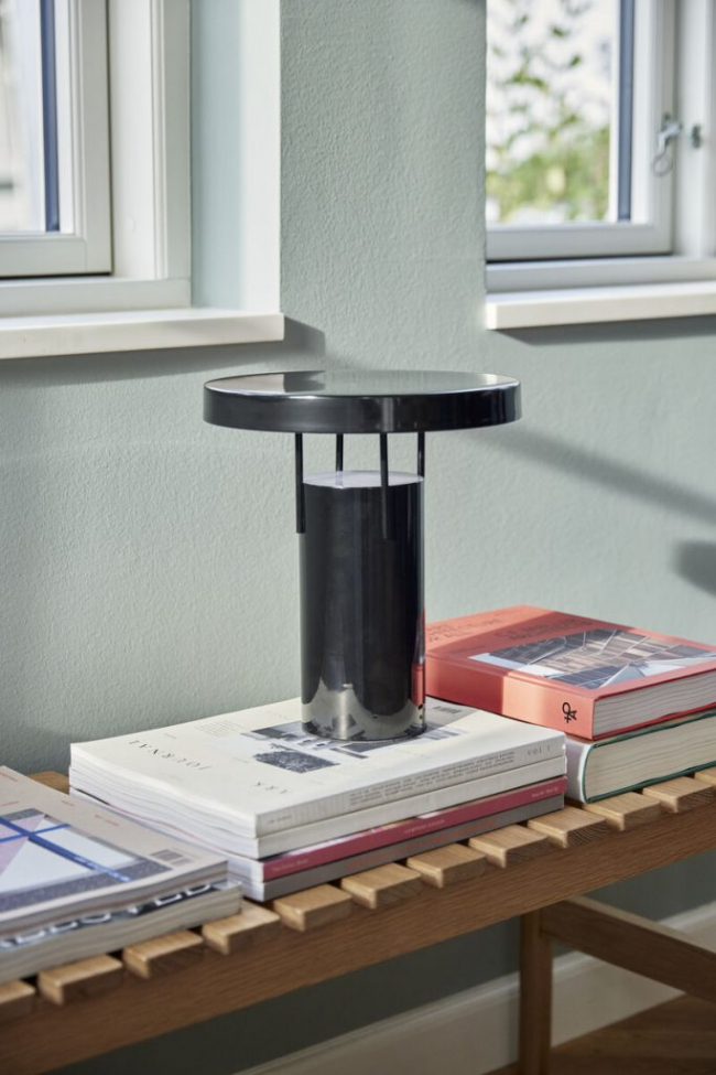 Genopladelig bordlampe 'Bring Me' - Sort