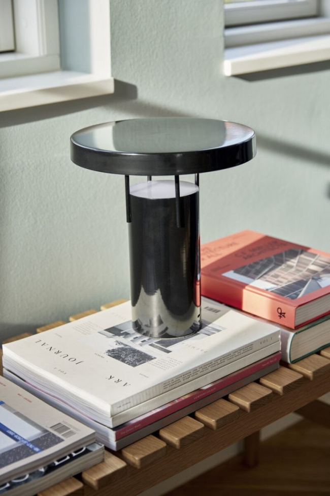 Genopladelig bordlampe 'Bring Me' - Sort