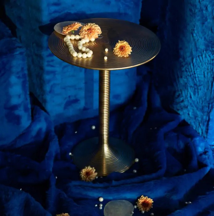 Sidebord 'Hypnotising' - Guld