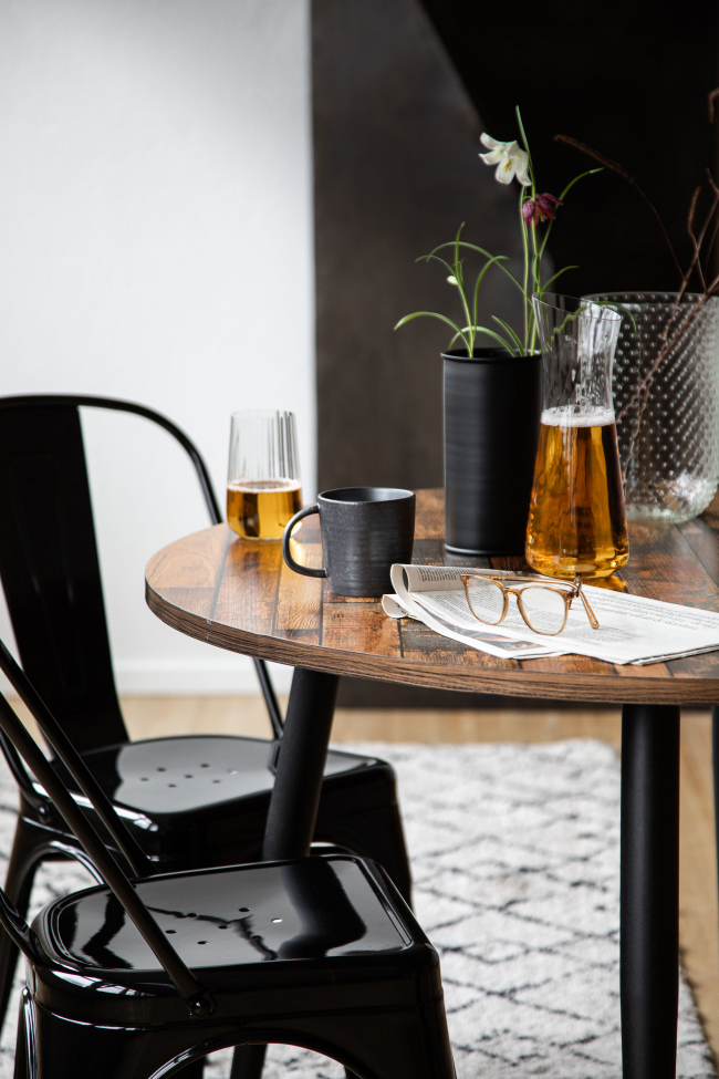 Stol 'Montmartre' - Sort lak