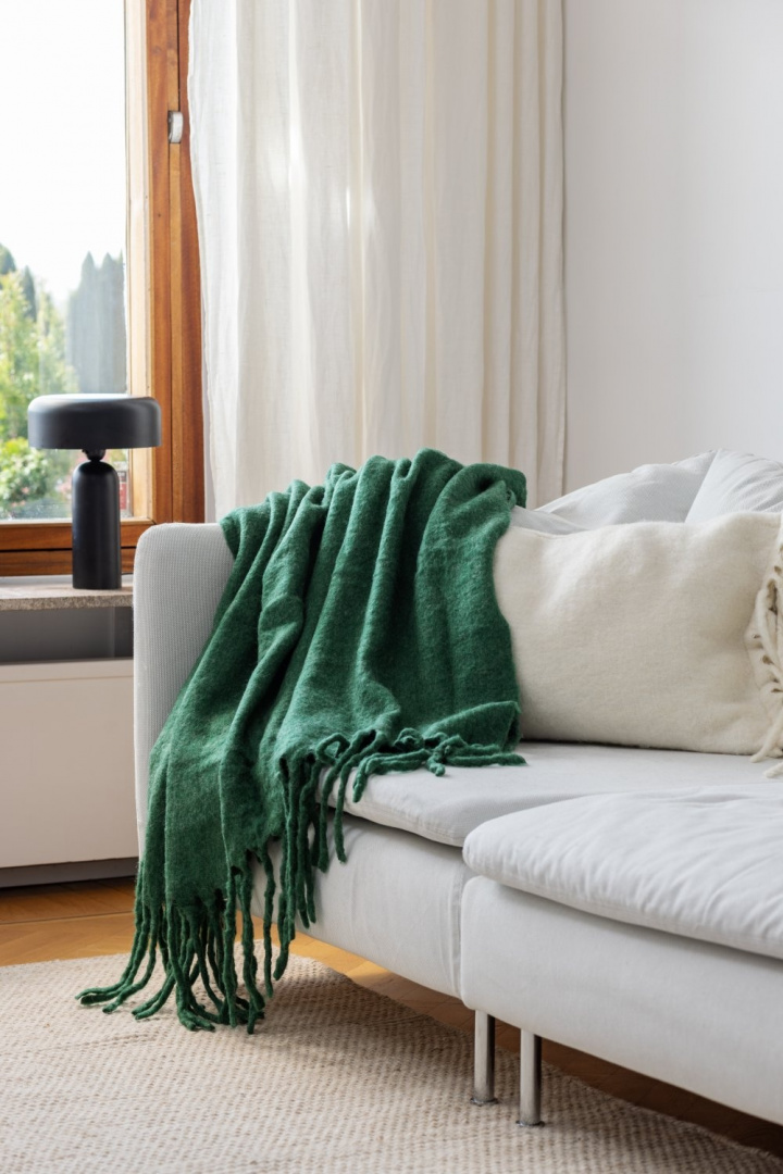 Ternet \'Samantha\' 130x170cm - Grøn i gruppen Indretning / Tekstiler / Plaider & tæpper hos Reforma (4224615676085)