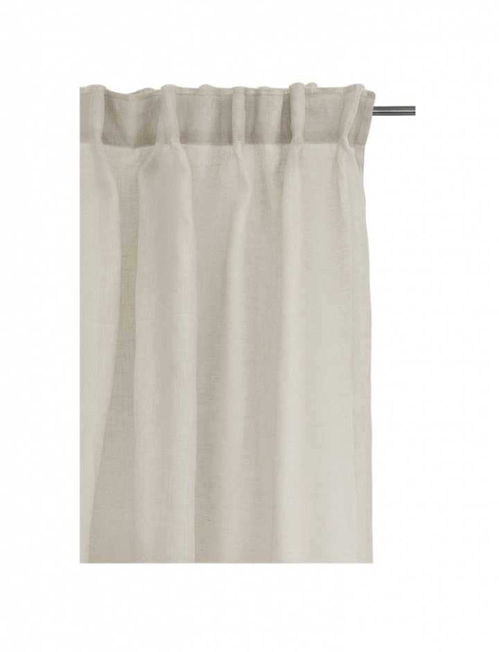 Gardin med veckband \'Dalsland\' 145x250 - Beige i gruppen Indretning / Tekstiler / Gardiner hos Reforma (L22024-00409-2304)